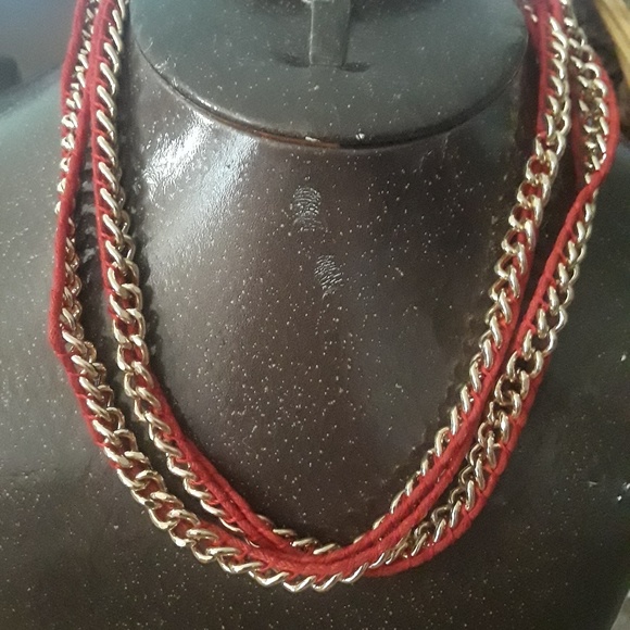 Jewelry - ❤Red with gold chain necklace